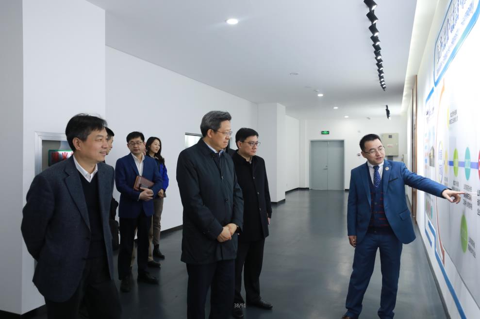蘇州高新區(qū)黨工委書記、區(qū)長吳新明書記、王牟、黃鋒主任一行調(diào)研通錦