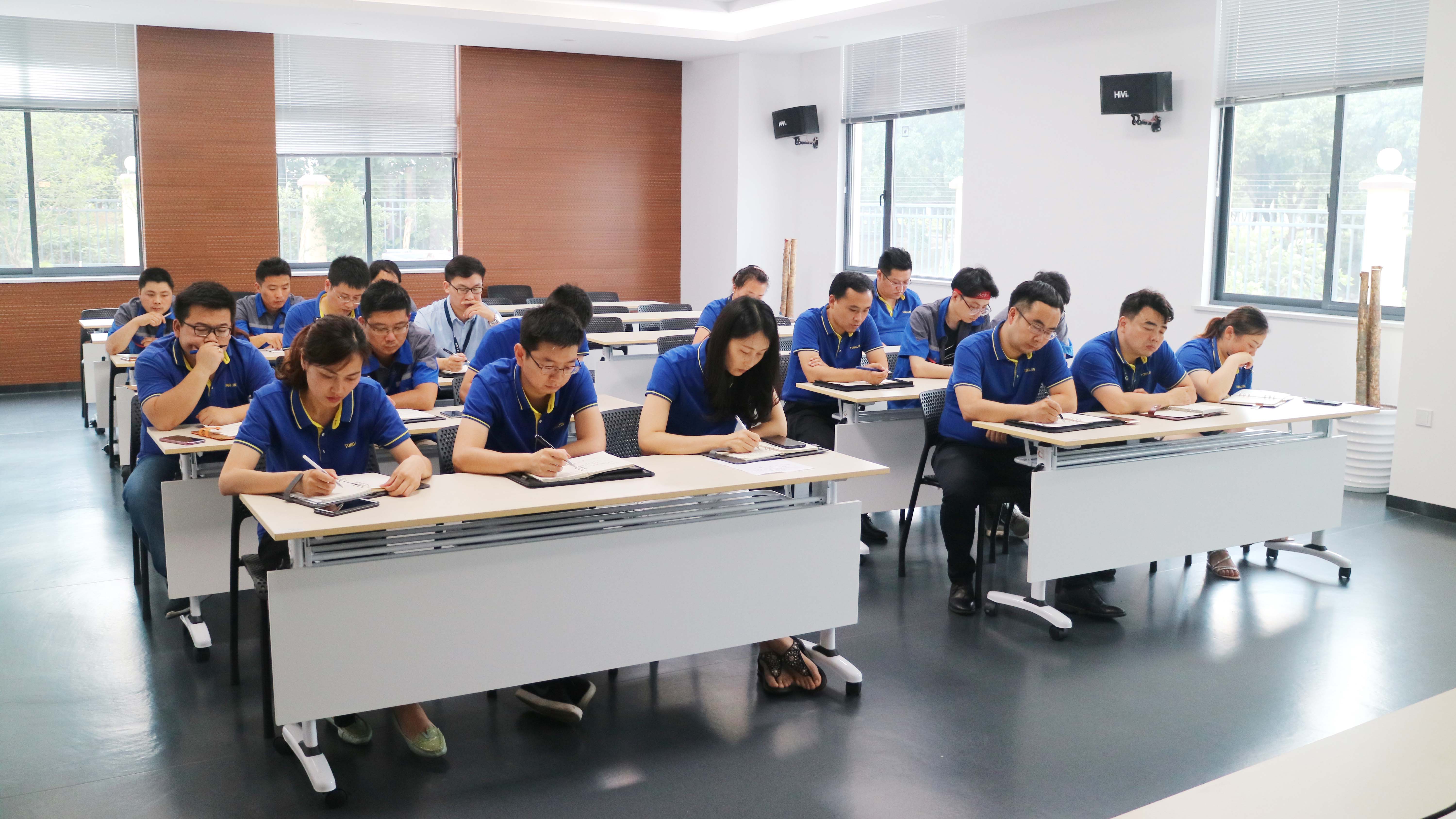 蘇州通錦中層以上月度管理會議順利召開