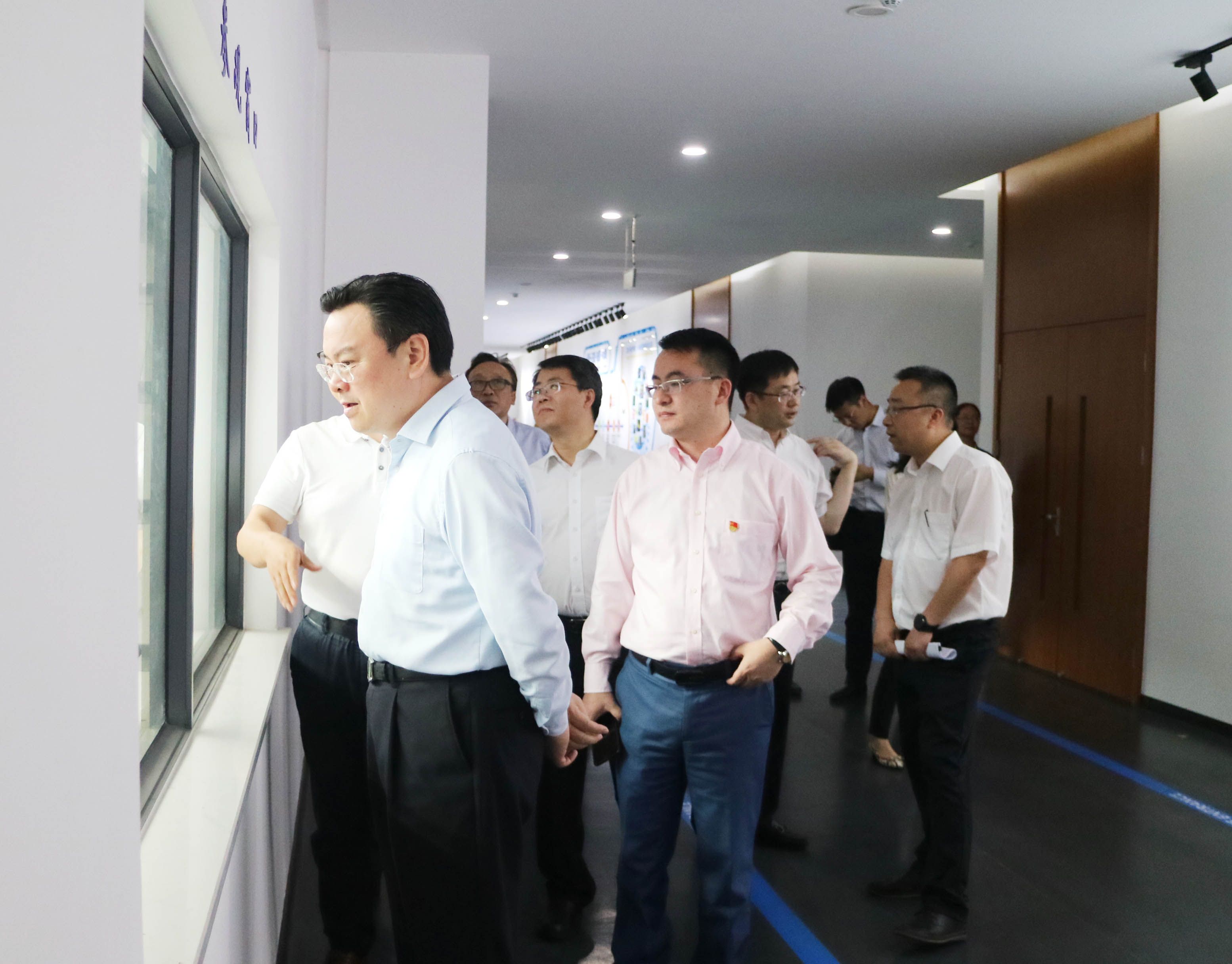 蘇州高新區(qū)黨工委書(shū)記方文浜一行蒞臨通錦調(diào)研指導(dǎo) 蘇州高新區(qū)黨工委書(shū)記方文浜一行蒞臨通錦調(diào)研指導(dǎo)