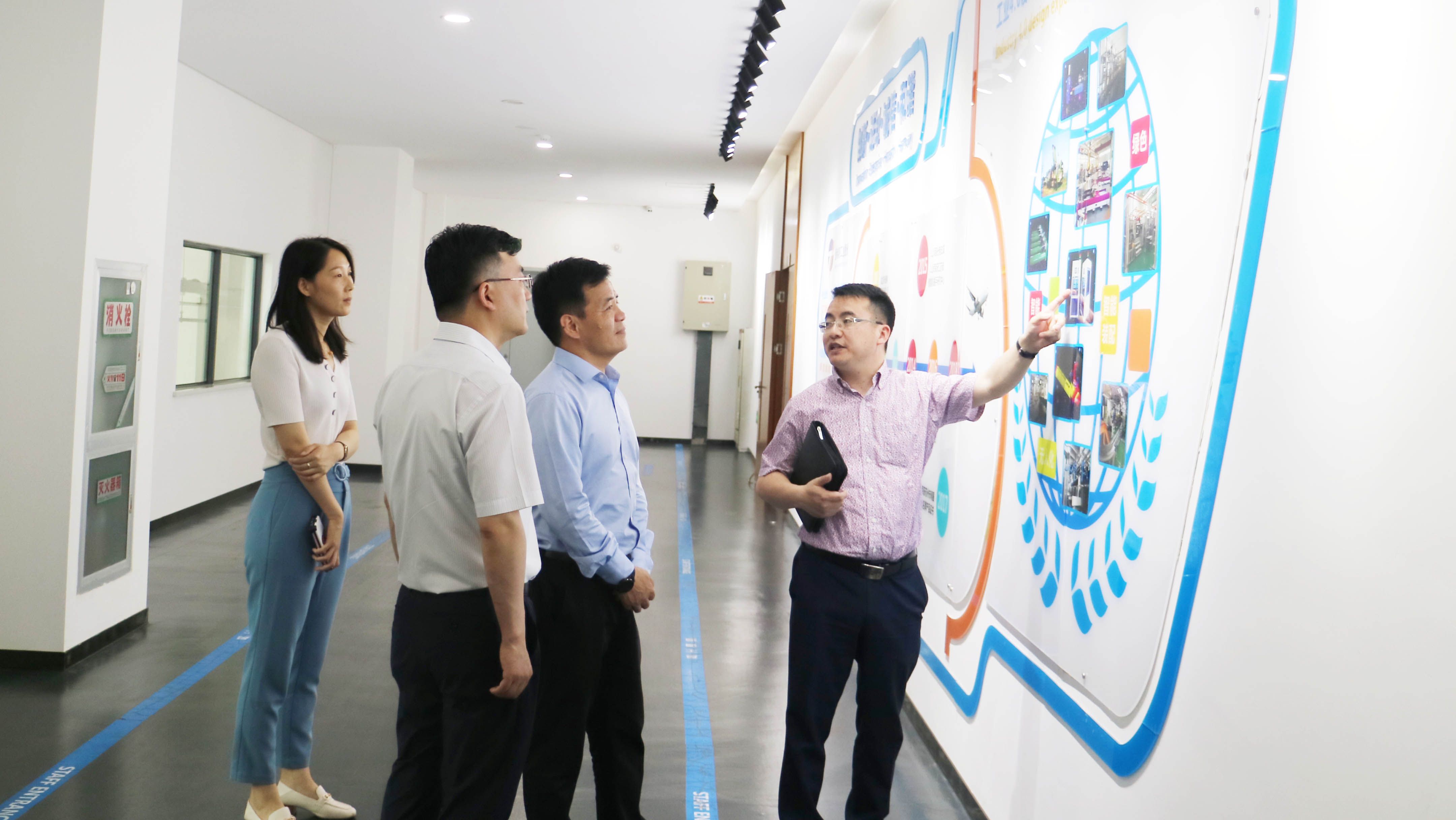 蘇州高新區工商聯主席謝明華一行走訪通錦